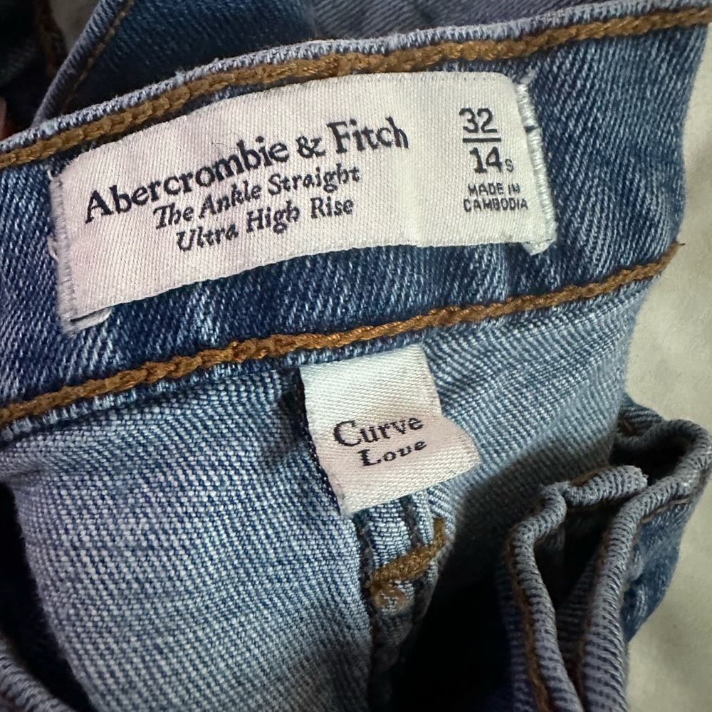 Short Curved loved ultra high rise